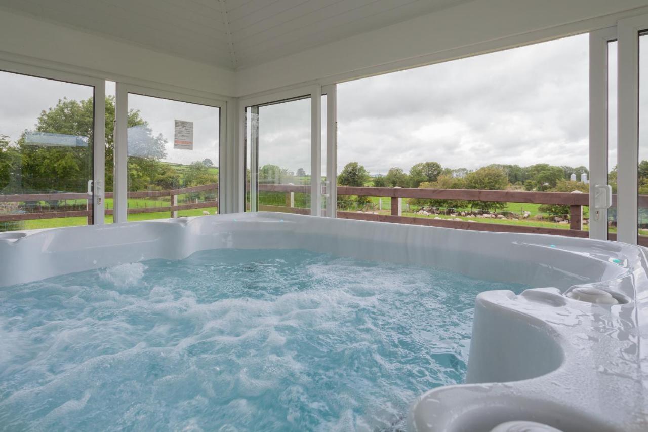 Beautiful Mountain Views & Private Hot Tub Villa Kilcoo Luaran gambar