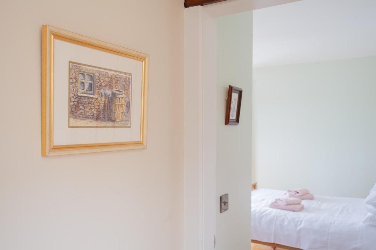 Beautiful Mountain Views & Private Hot Tub Villa Kilcoo Luaran gambar