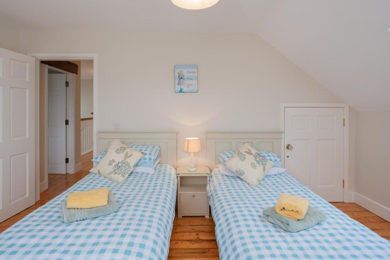 Beautiful Mountain Views & Private Hot Tub Villa Kilcoo Luaran gambar