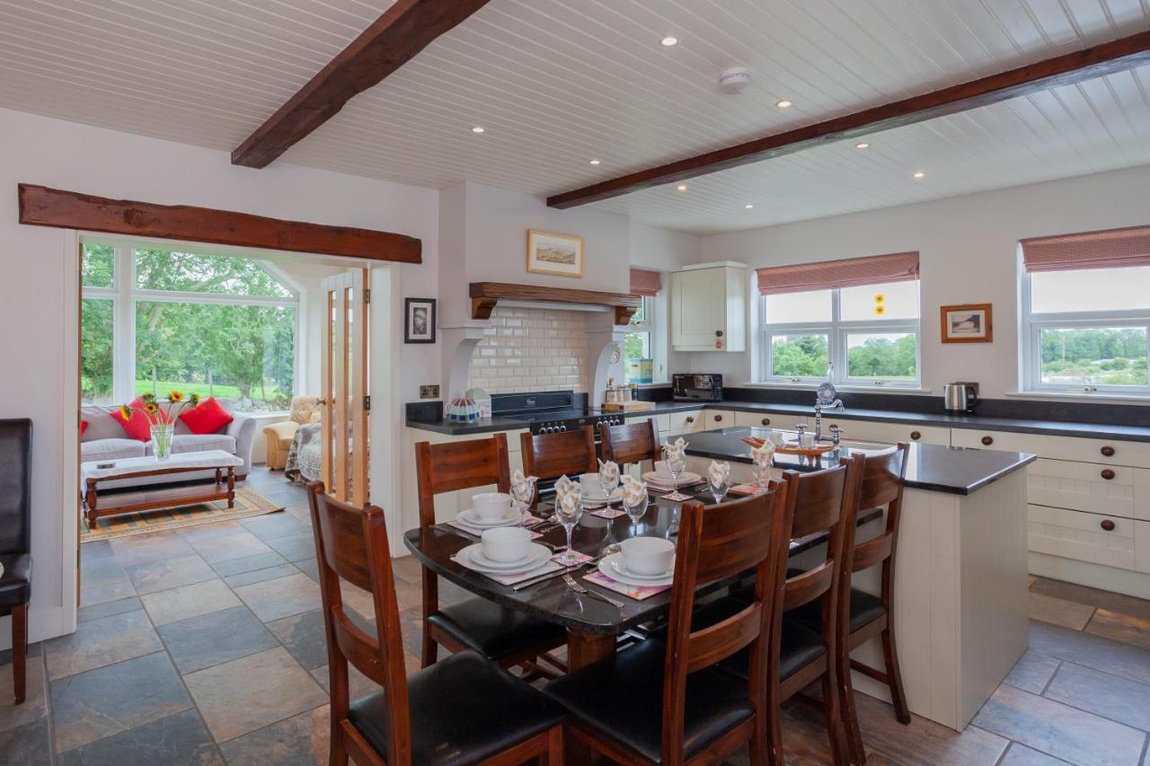 Beautiful Mountain Views & Private Hot Tub Villa Kilcoo Luaran gambar
