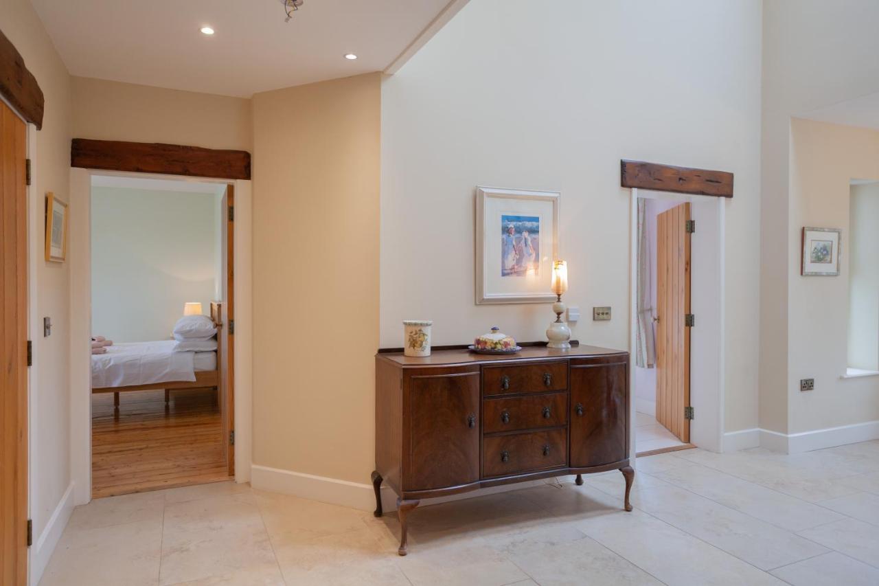 Beautiful Mountain Views & Private Hot Tub Villa Kilcoo Luaran gambar