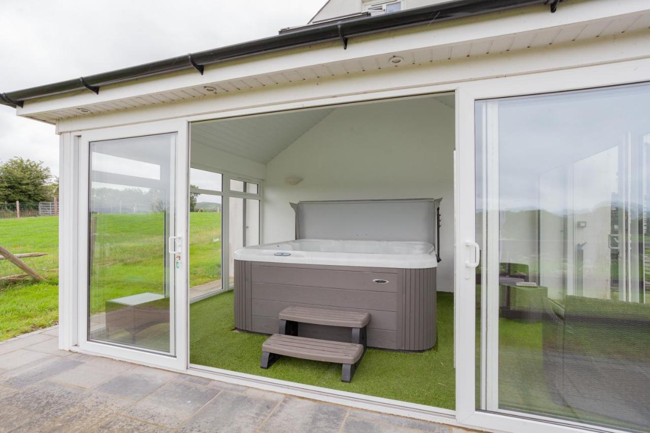 Beautiful Mountain Views & Private Hot Tub Villa Kilcoo Luaran gambar