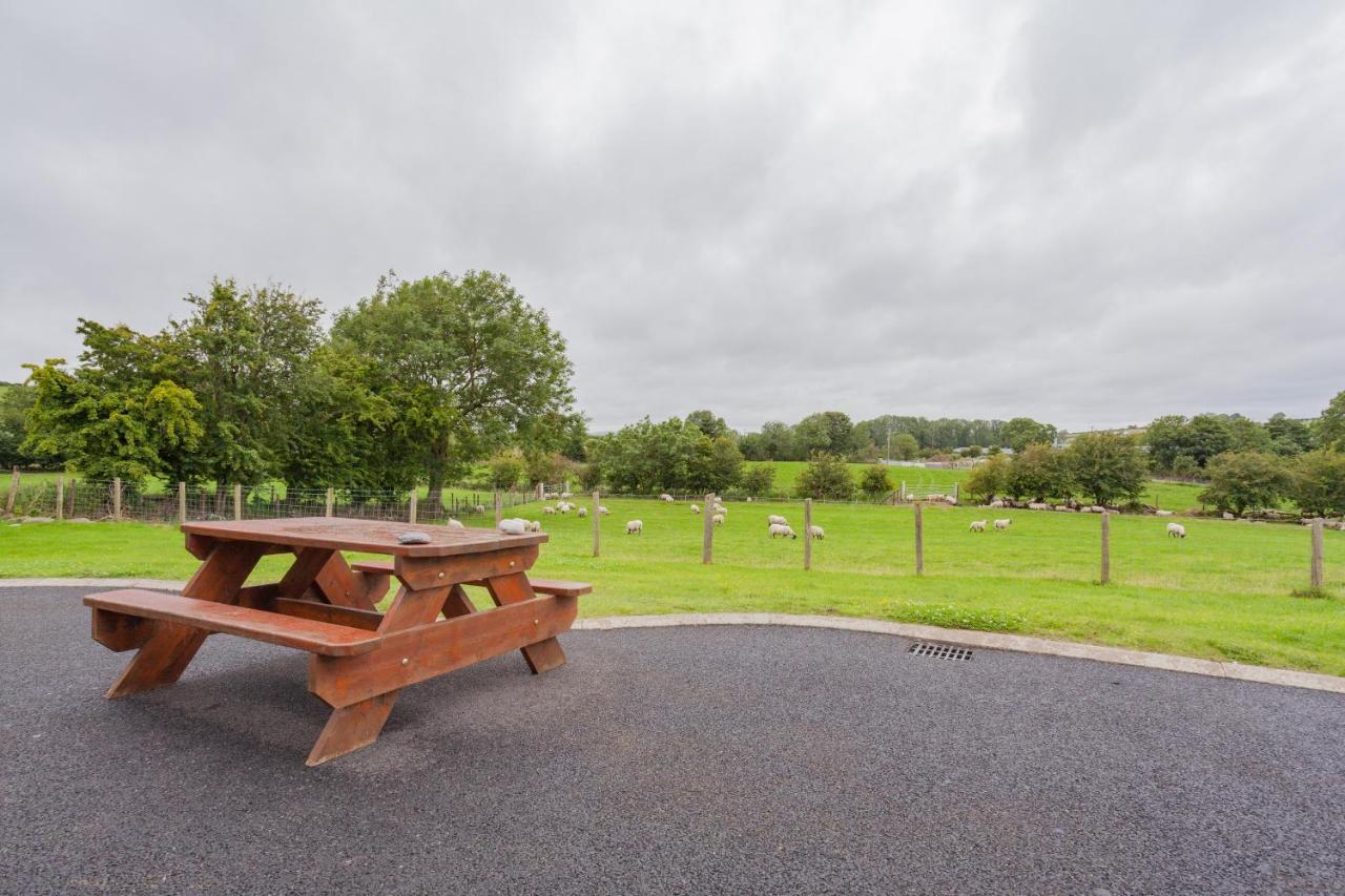 Beautiful Mountain Views & Private Hot Tub Villa Kilcoo Luaran gambar