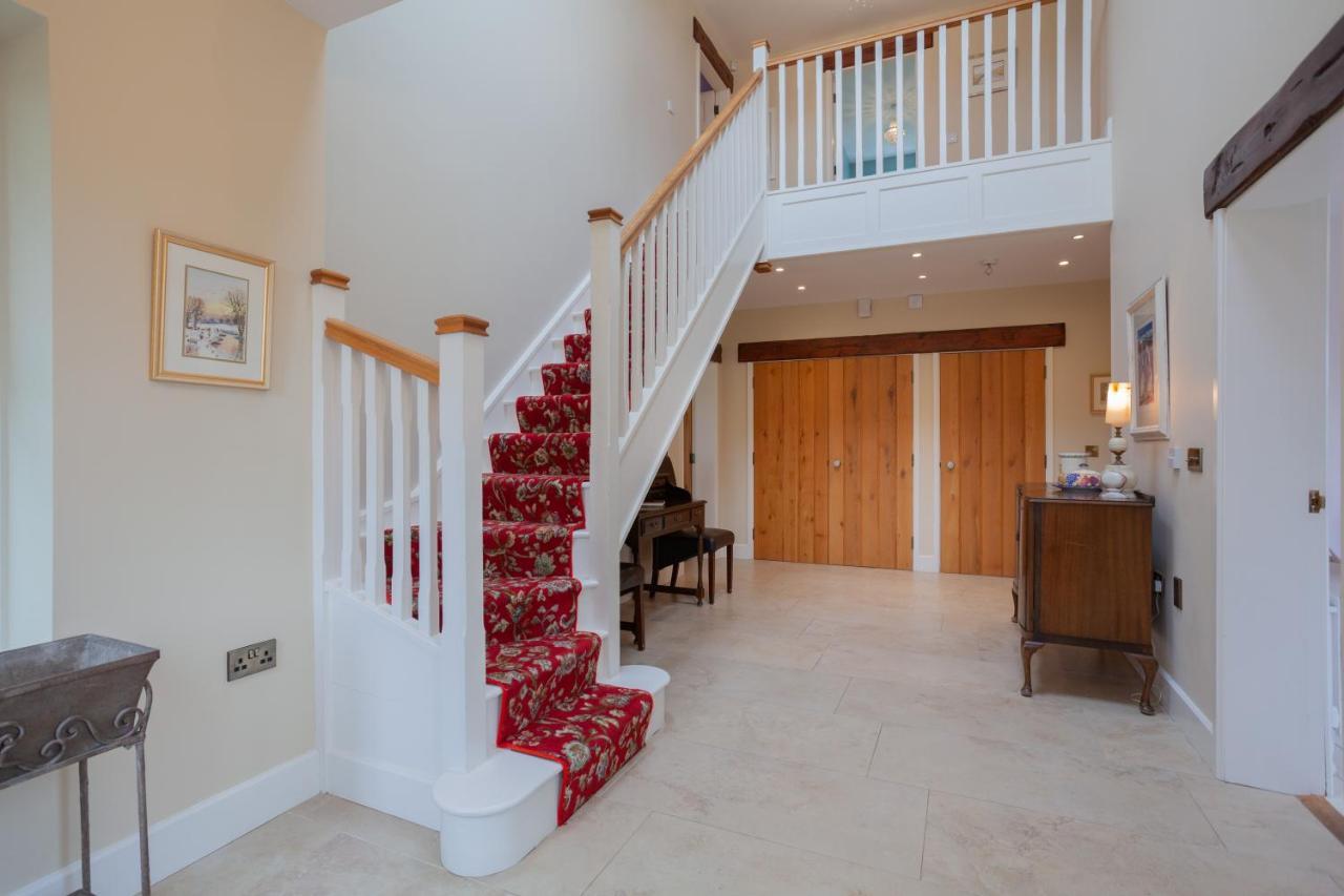 Beautiful Mountain Views & Private Hot Tub Villa Kilcoo Luaran gambar