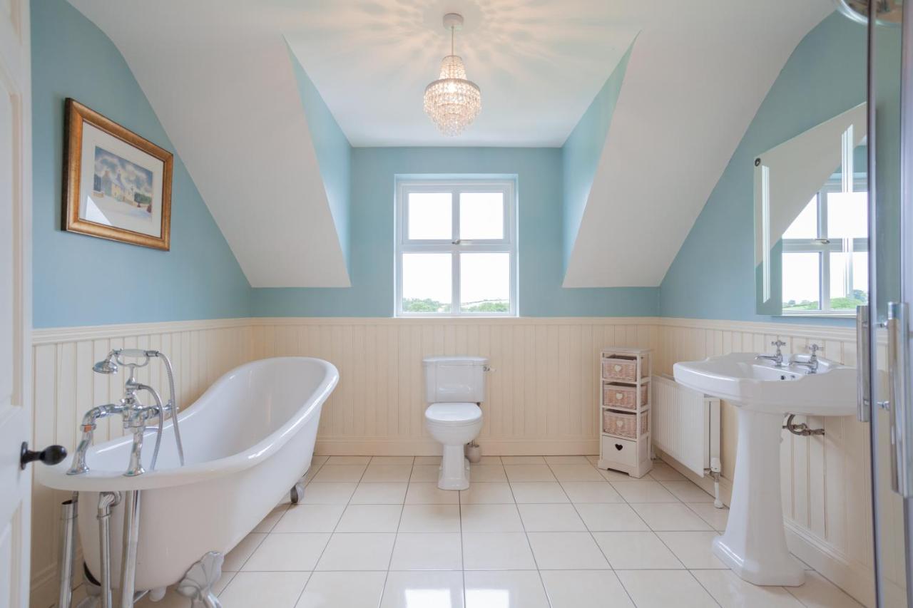Beautiful Mountain Views & Private Hot Tub Villa Kilcoo Luaran gambar