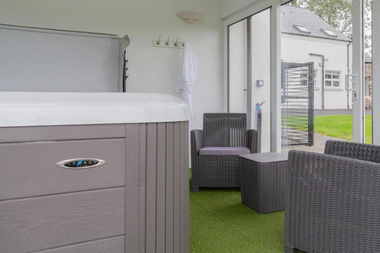 Beautiful Mountain Views & Private Hot Tub Villa Kilcoo Luaran gambar