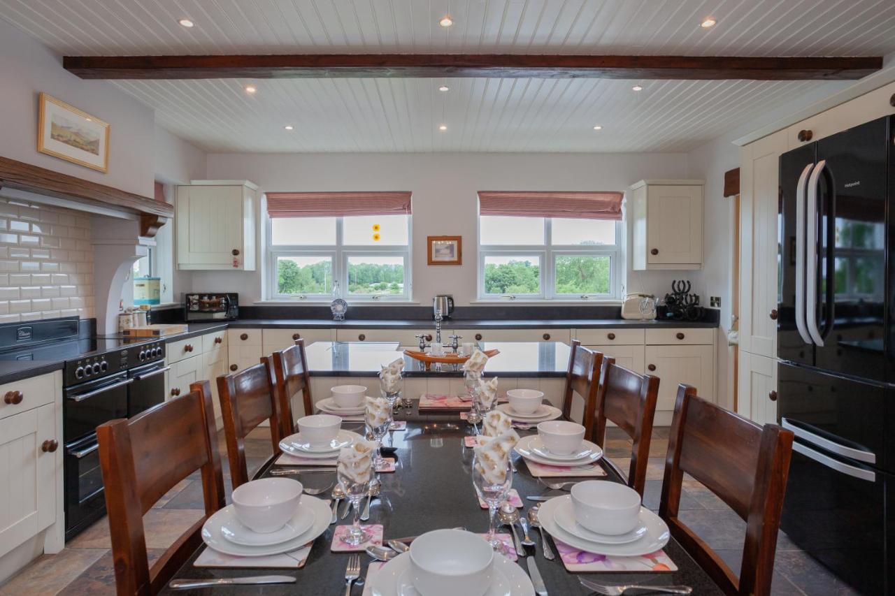 Beautiful Mountain Views & Private Hot Tub Villa Kilcoo Luaran gambar
