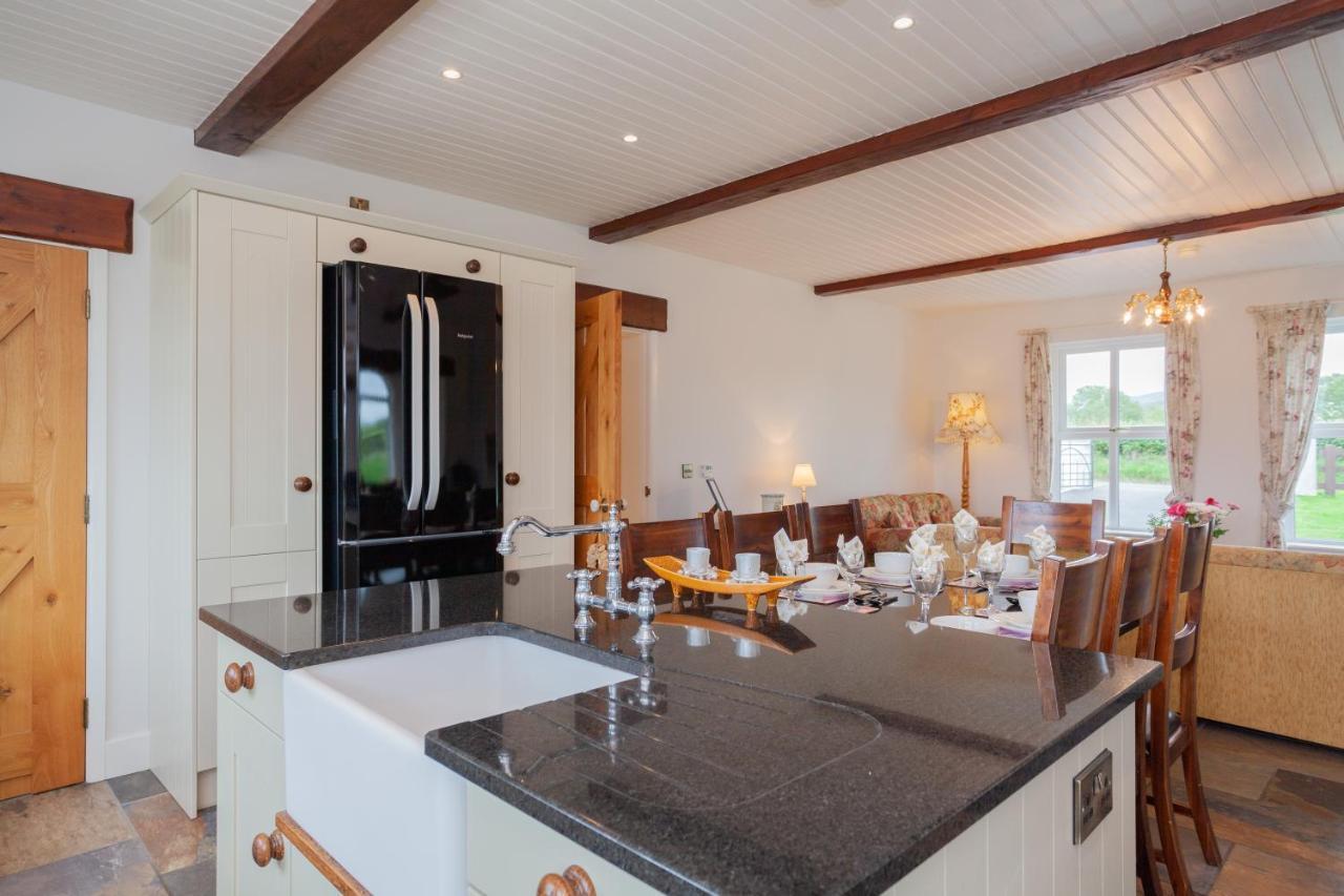 Beautiful Mountain Views & Private Hot Tub Villa Kilcoo Luaran gambar