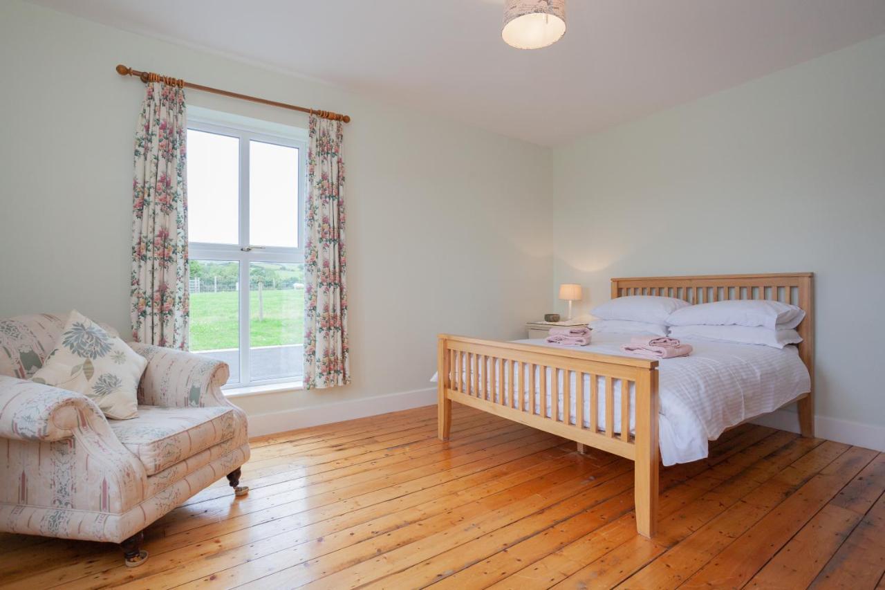 Beautiful Mountain Views & Private Hot Tub Villa Kilcoo Luaran gambar