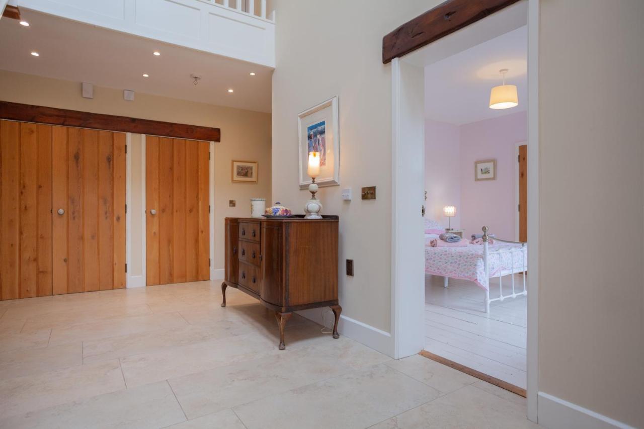 Beautiful Mountain Views & Private Hot Tub Villa Kilcoo Luaran gambar